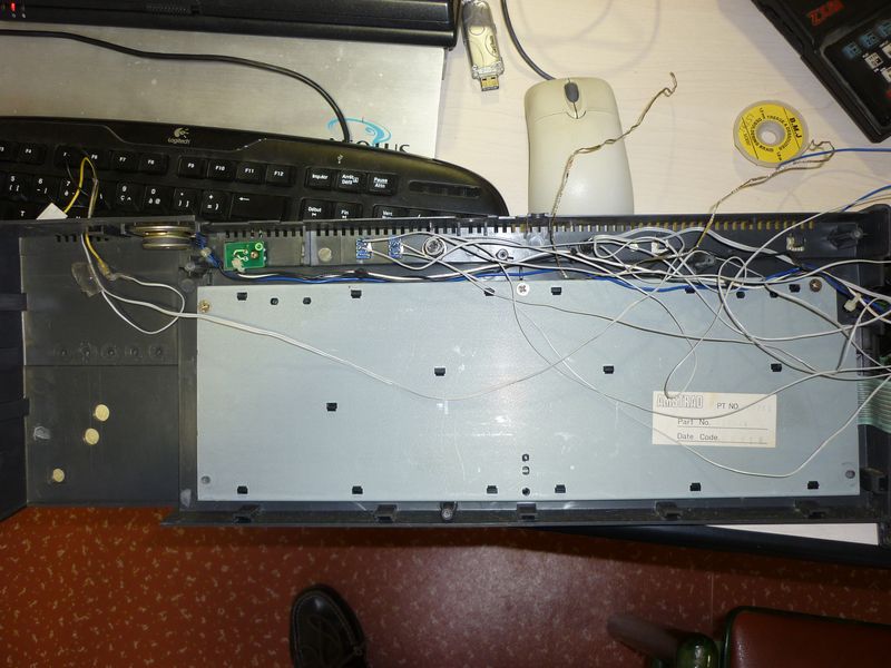à l'intérieur d'un clavier d'un Amstrad CPC modifié