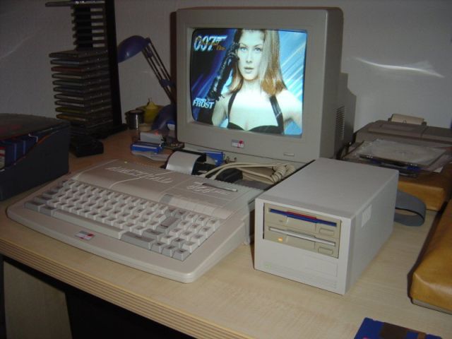 photo d'un Amstrad CPC 464+ customisé 1 /2